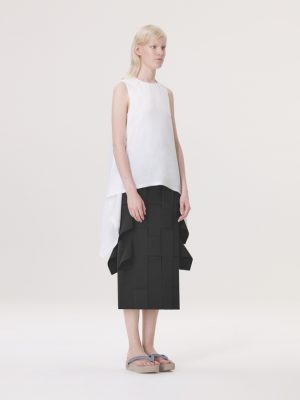 COS Goes Minimal for Spring 2016 Collection