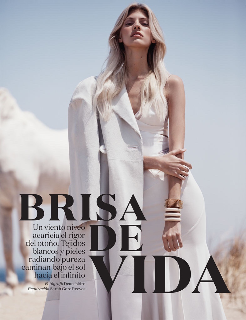 Devon Windsor stars in Vogue Mexico's November issue