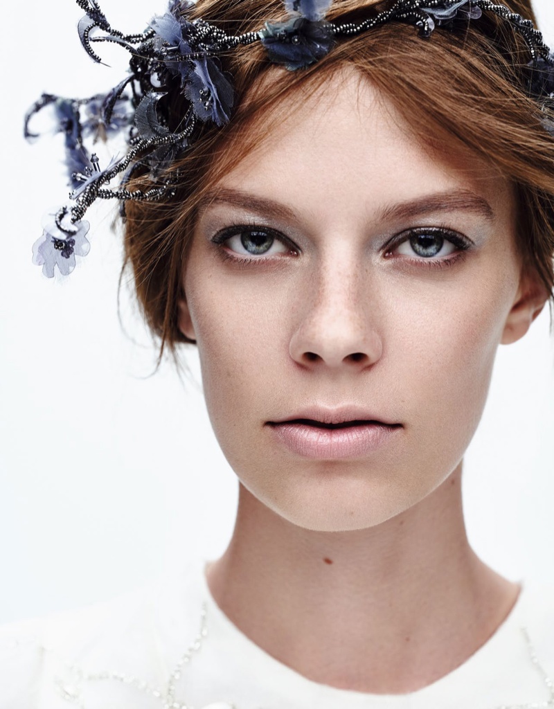 Lexi models a Atelier Versace headband
