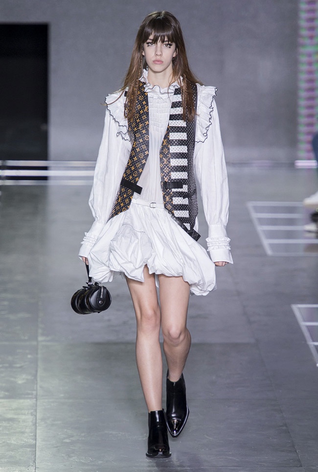 A look from Louis Vuitton's spring 2016 collection