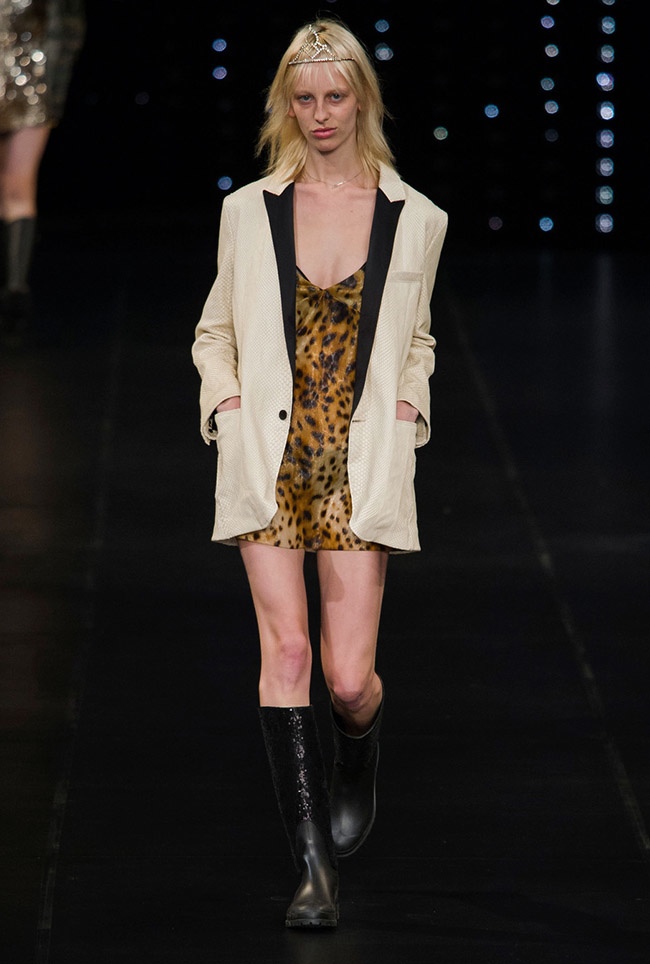Saint Laurent Spring 2016 | Paris Fashion Week