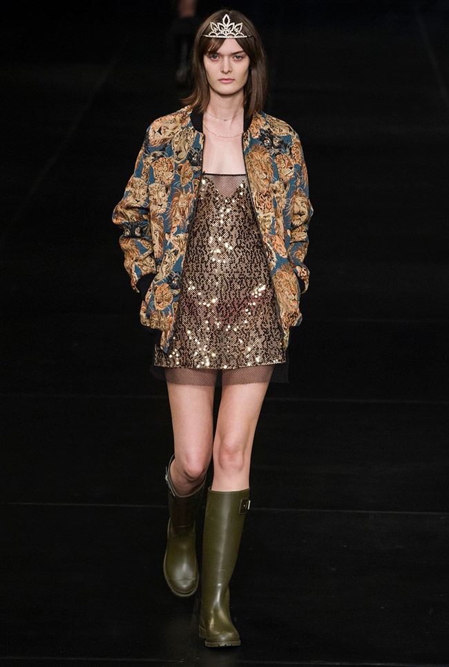 Saint Laurent Spring 2016 | Paris Fashion Week