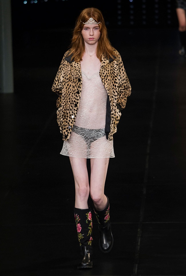 Saint Laurent Spring 2016 | Paris Fashion Week