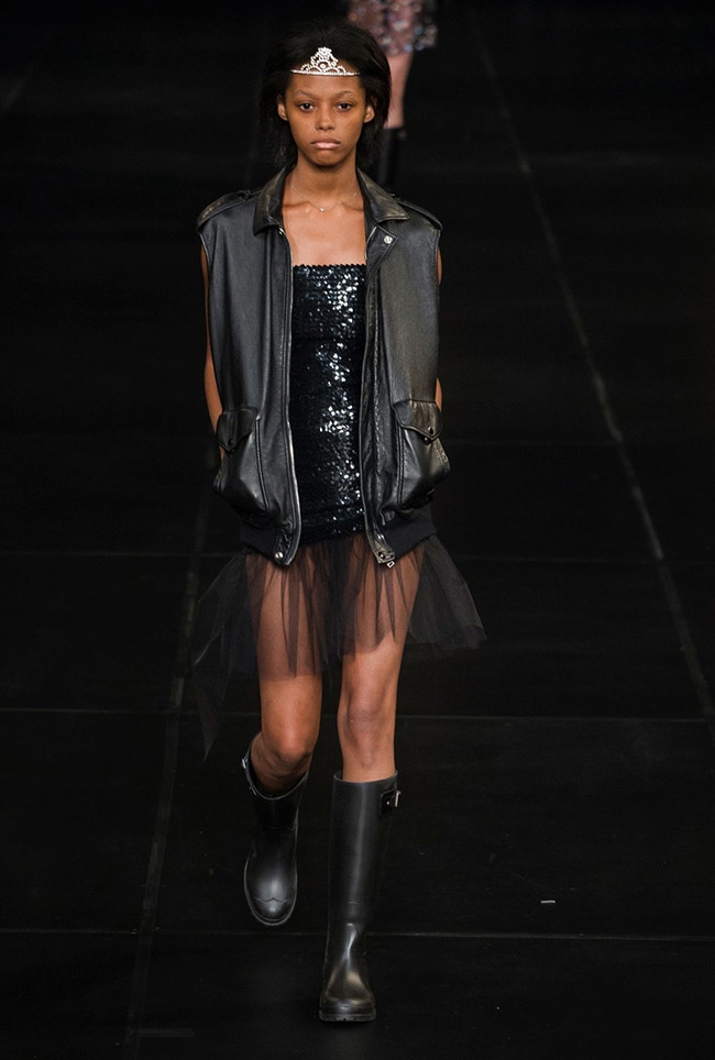 Saint Laurent Spring 2016 | Paris Fashion Week