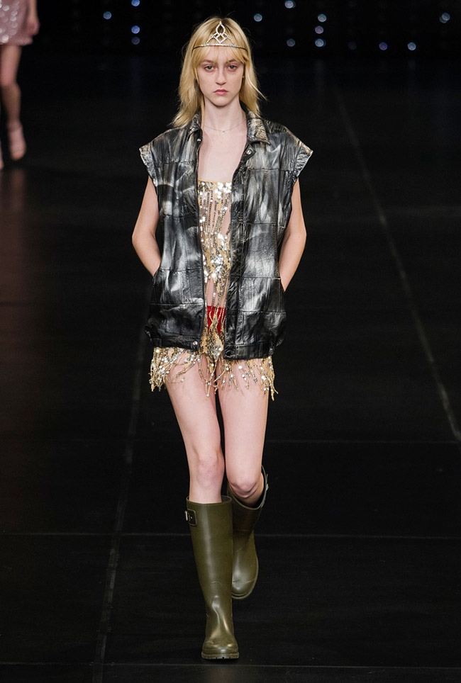 Saint Laurent Spring 2016 | Paris Fashion Week