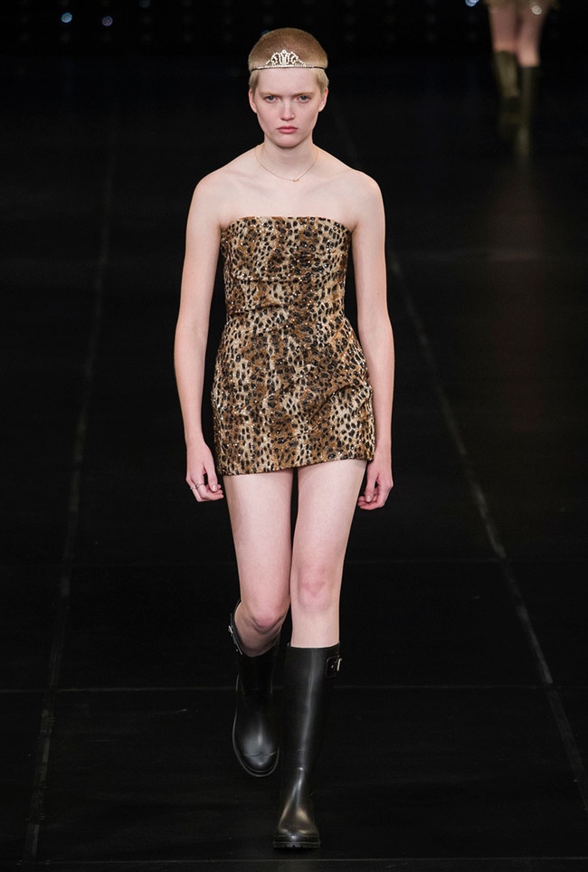 Saint Laurent Spring 2016 | Paris Fashion Week