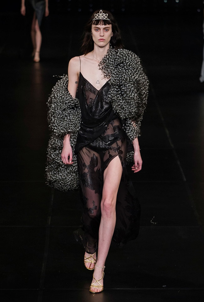 Saint Laurent Spring 2016 | Paris Fashion Week