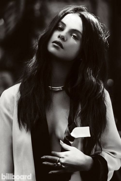 Selena-Gomez-Billboard-Magazine-October-2015-Cover-Photoshoot06