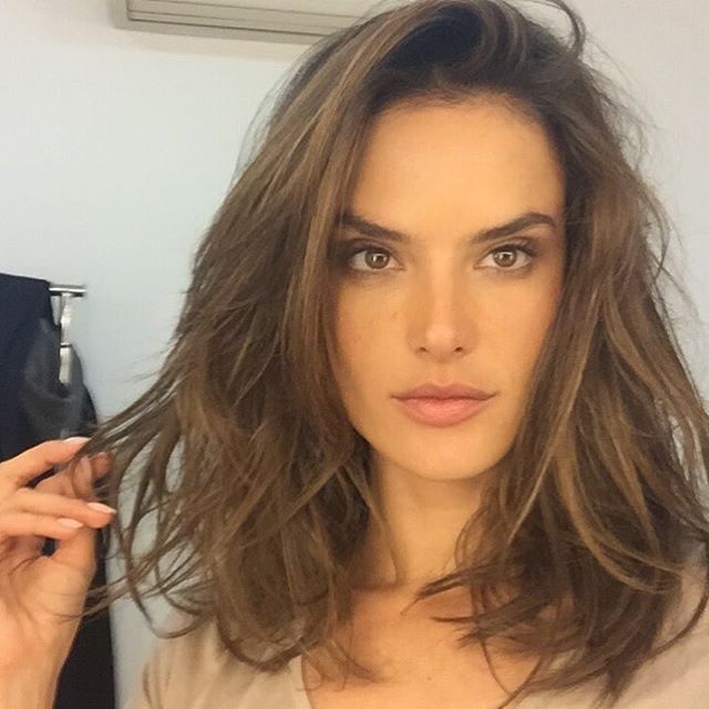 Alessandra Ambrosio cut her hair into a long bob. Photo: Instagram