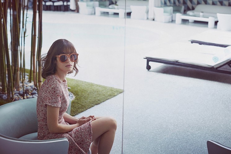 Lizzy Caplan Poses Poolside for Malibu Magazine Cover Shoot