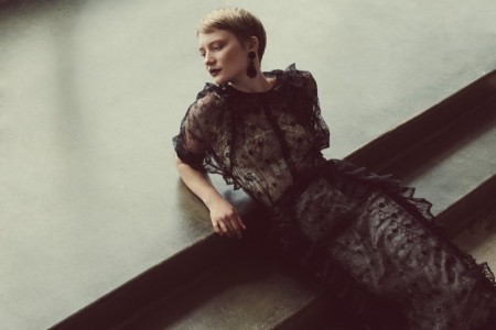 Mia Wasikowska Works the Pixie Cut for FLAUNT Shoot Mia Wasikowska Works the Pixie Cut for FLAUNT Shoot