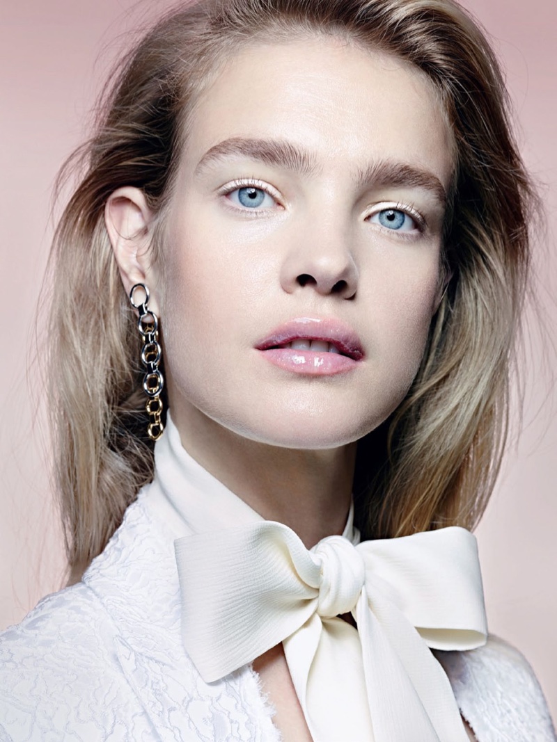 Natalia-Vodianova-Allure-Russia-December-2015-Cover-Editorial05