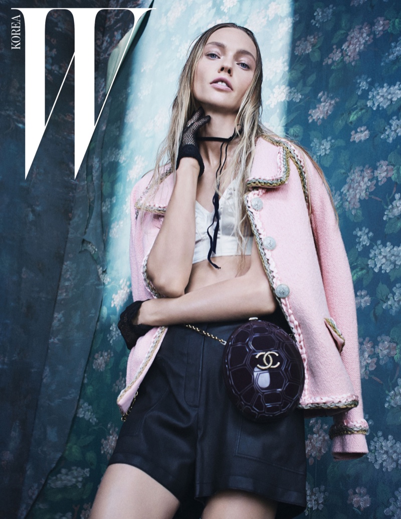 Sasha-Pivovarova-W-Korea-December-2015-Cover-Pictures06