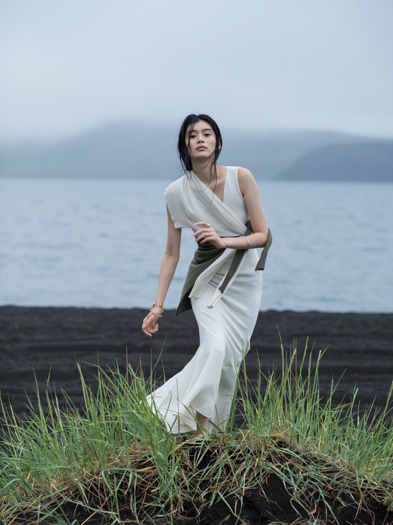 Ming Xi stars in Vogue China's January issue
