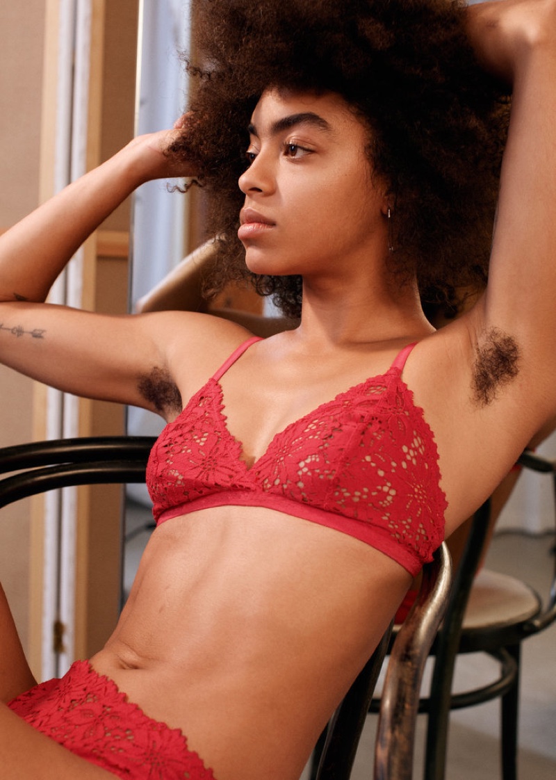 The images star models with scars, tattoos and armpit hair