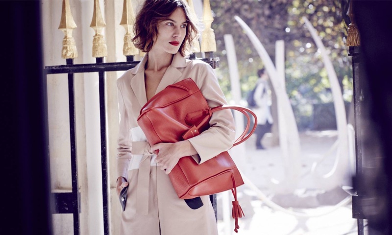 Alexa Chung behind the scenes on Longchamp's spring 2016 campaign