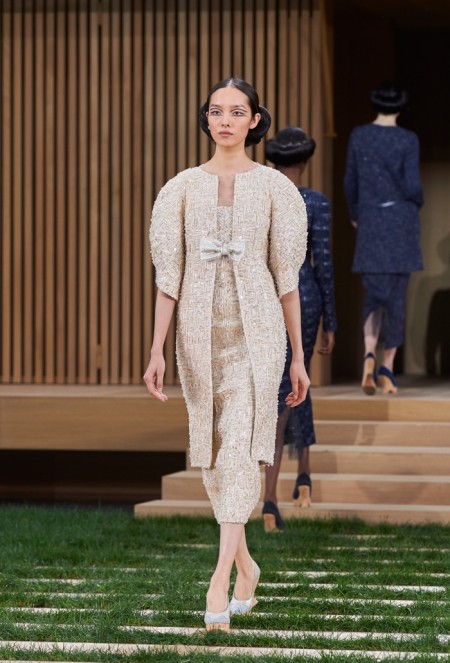 An enchanted garden at Chanel haute couture spring/summer 2016 - A&E  Magazine