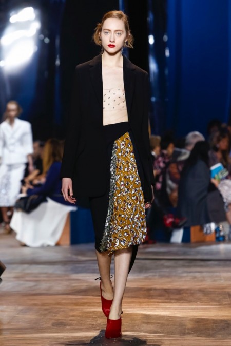 Dior Relies on the House Codes for Spring Couture