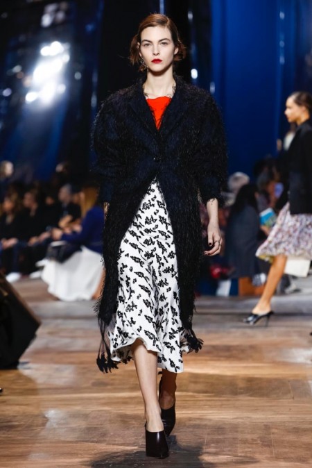 Dior Relies on the House Codes for Spring Couture