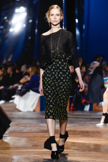 Dior Relies on the House Codes for Spring Couture