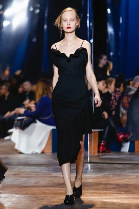 Dior Relies on the House Codes for Spring Couture