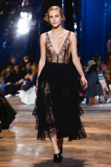 Dior Relies on the House Codes for Spring Couture