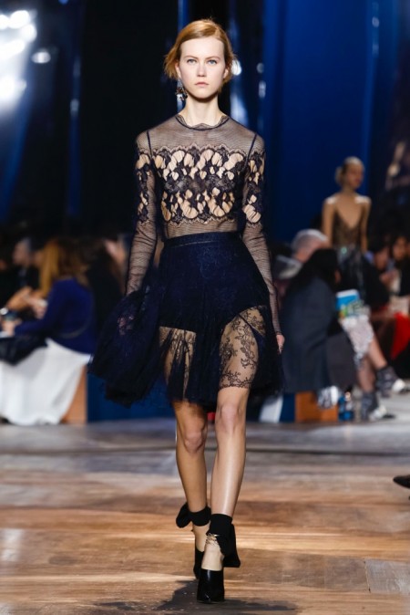 Dior Relies on the House Codes for Spring Couture