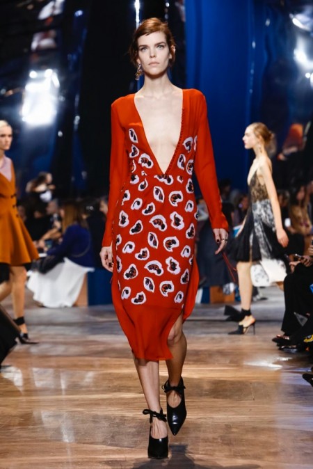 Dior Relies on the House Codes for Spring Couture