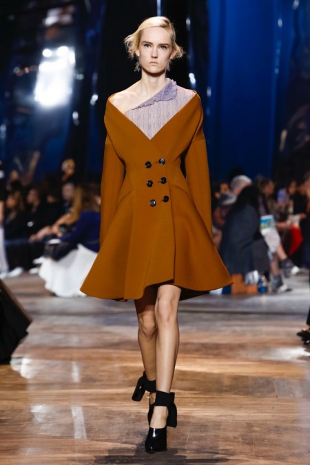 Dior Relies on the House Codes for Spring Couture