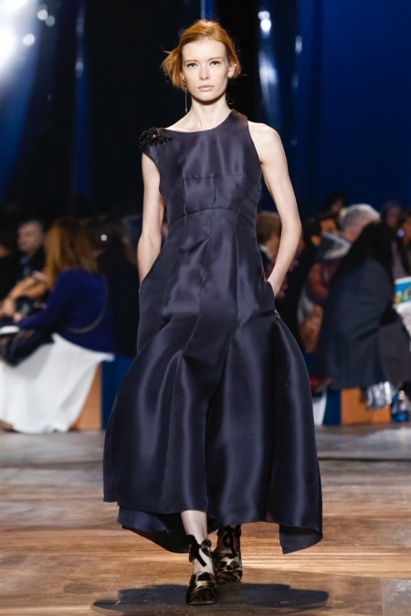 Dior Relies on the House Codes for Spring Couture