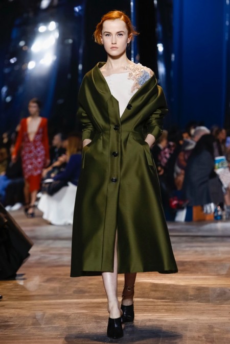 Dior Relies on the House Codes for Spring Couture