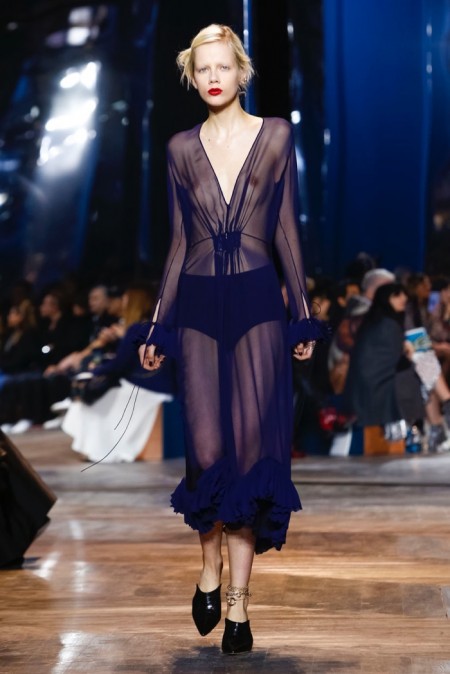 Dior Relies on the House Codes for Spring Couture