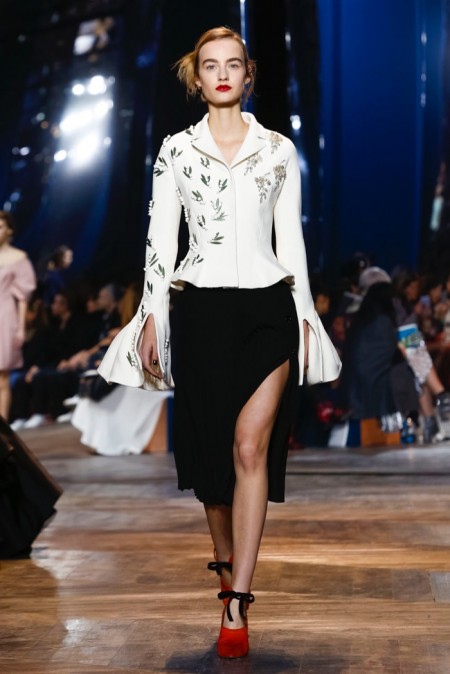 Dior Relies on the House Codes for Spring Couture