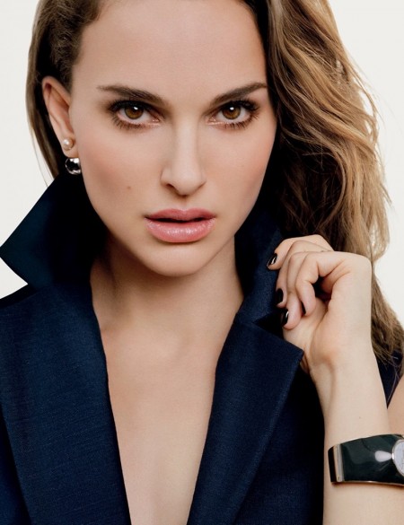 Natalie Portman Stuns in New DiorSkin Forever Makeup Ad Natalie Portman Stuns in New DiorSkin Forever Makeup Ad