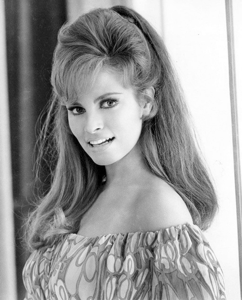 60s Hairstyles for Women and Teens