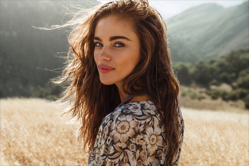 American Eagle Outfitters unveils spring 2016 collection