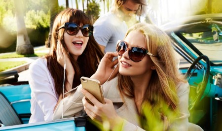 Michael Kors Features Convertible Style with Spring 2016 Ads