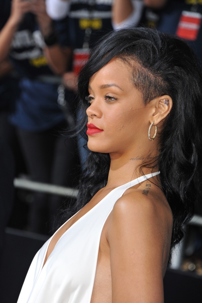 Rihanna shows off a hairstyle with shaved sides. Photo: Shutterstock