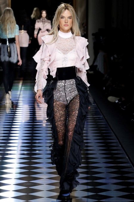 Balmain Fall 2016 | Paris Fashion Week