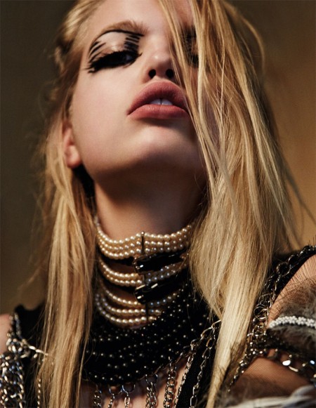 Daphne Groeneveld Goes Avant Garde for ZOO Magazine by David Roemer