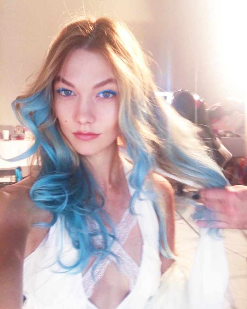 Karlie Kloss shows off mermaid blue hairstyle at L'Oreal shoot. Photo: Instagram