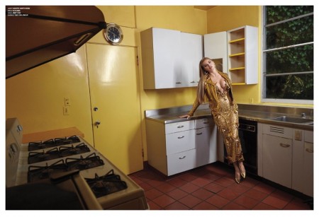 Kate Upton Plays 'Real Housewife' in Glamorous V Magazine Spread Kate Upton Plays 'Real Housewife' in Glamorous V Magazine Spread