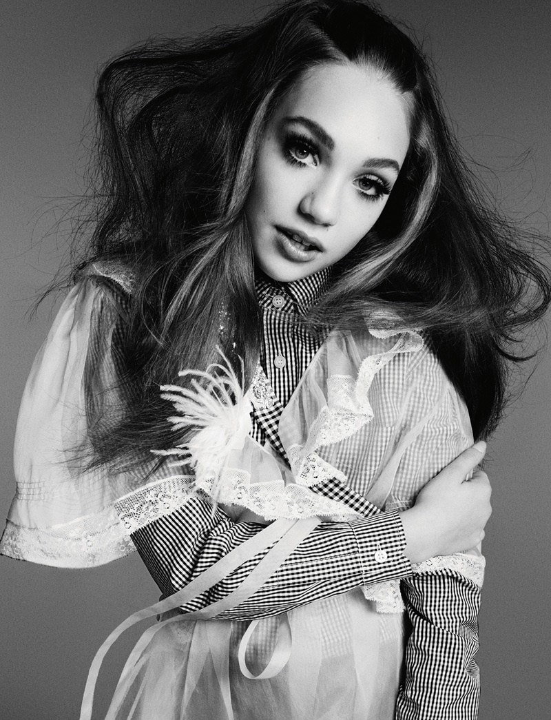 Maddie Ziegler wears a bold hairstyle while wearing a complete outfit from Miu Miu. Photo: David Roemer