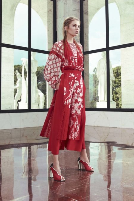 Fendi Turns Up the Graphics for Resort 2017