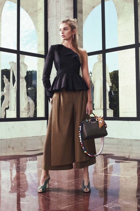 Fendi Turns Up the Graphics for Resort 2017