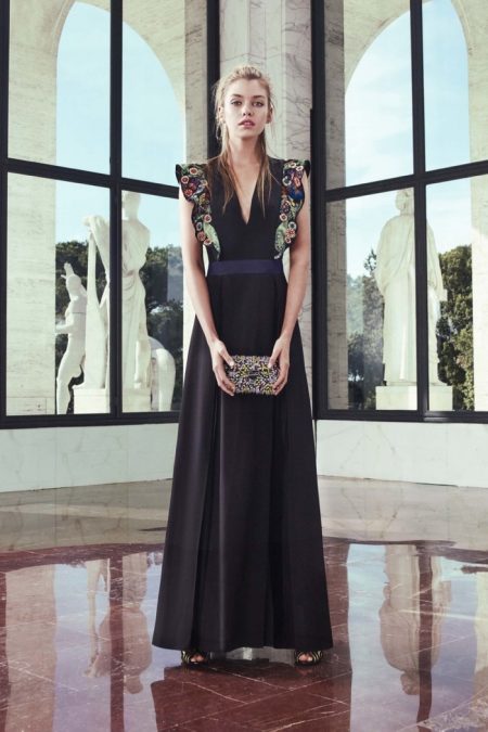 Fendi Turns Up the Graphics for Resort 2017