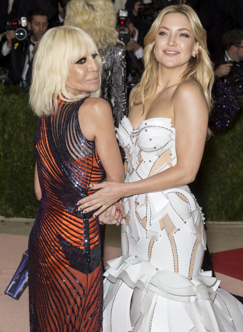 Donatella Versace and Kate Hudson attend the 2016 Met Gala.  Kate poses in a 3D printed Atelier Versace dress. 