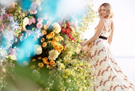 Kate Hudson Poses in Spring's Haute Couture Dresses for InStyle Kate Hudson Poses in Spring's Haute Couture Dresses for InStyle
