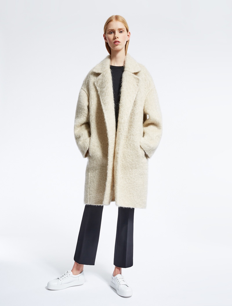 Max Mara Atelier Fall 2016: fuzzy cream colored oversized coat
