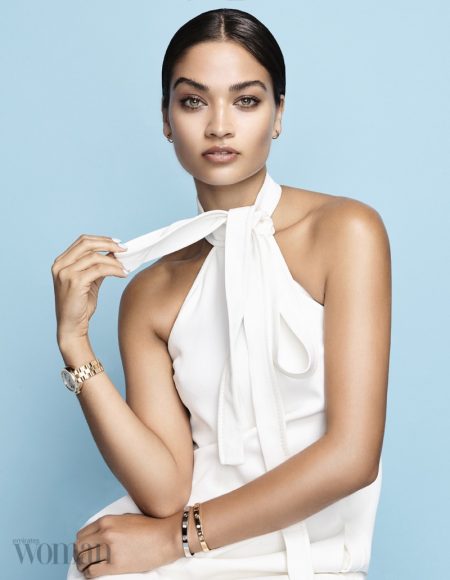 Shanina Shaik Shows How to Wear the All White Trend in Emirates Woman Shanina Shaik Shows How to Wear the All White Trend in Emirates Woman